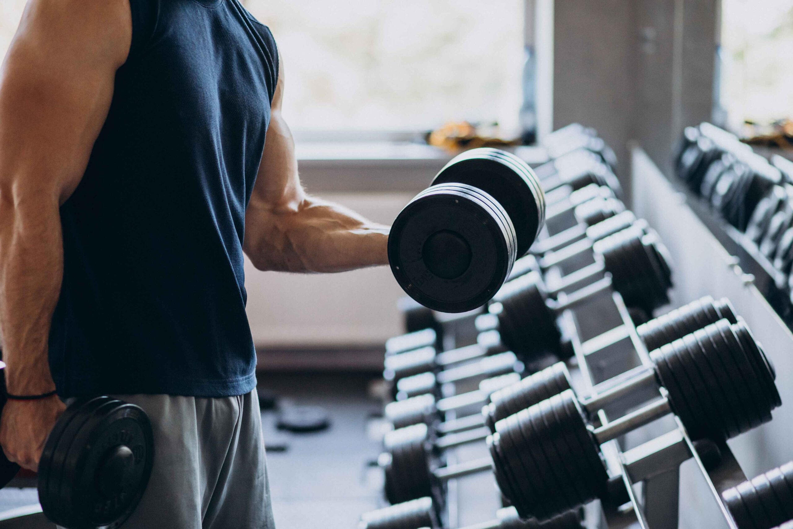 workout of men during gym